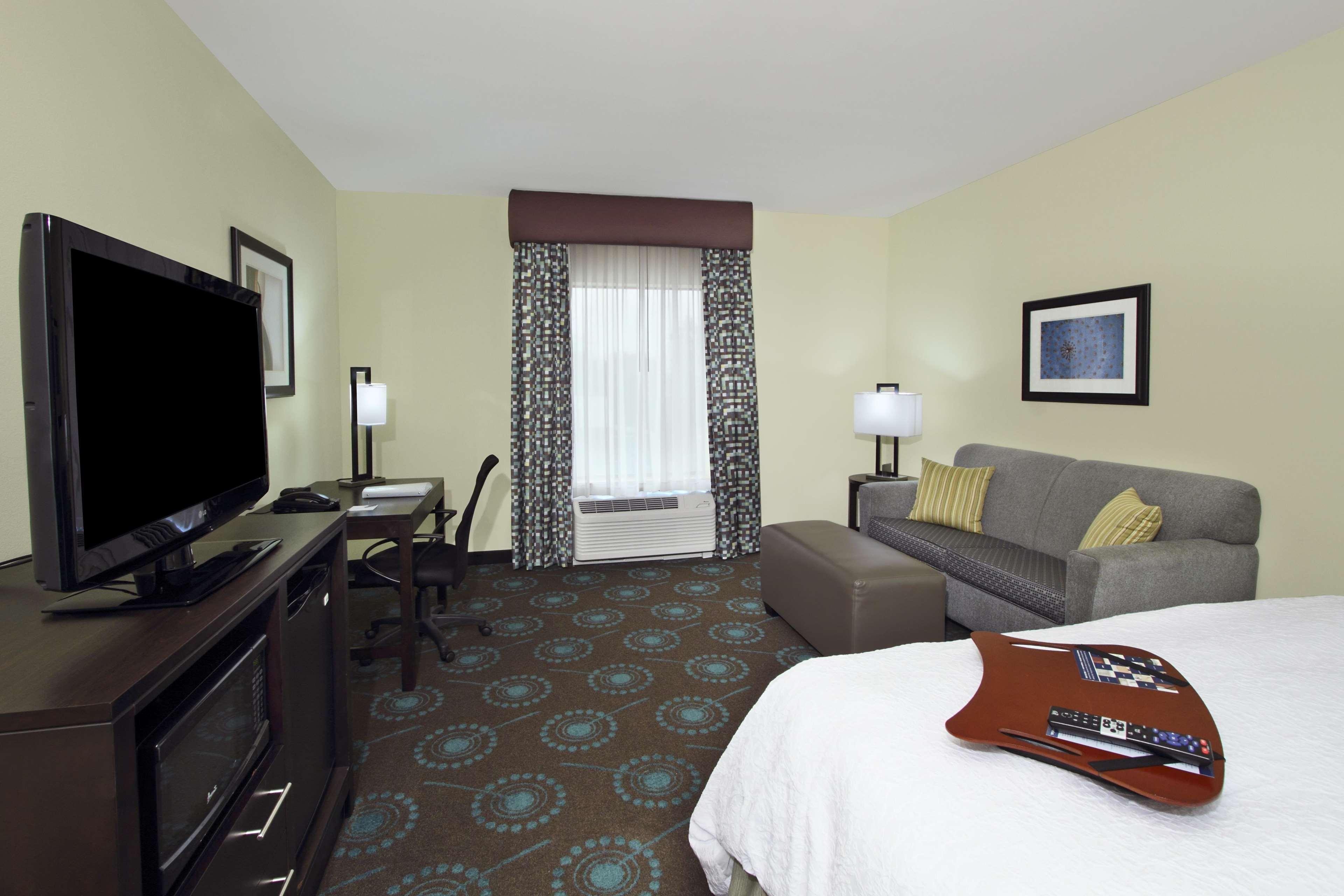 Hampton Inn Beeville Exterior photo