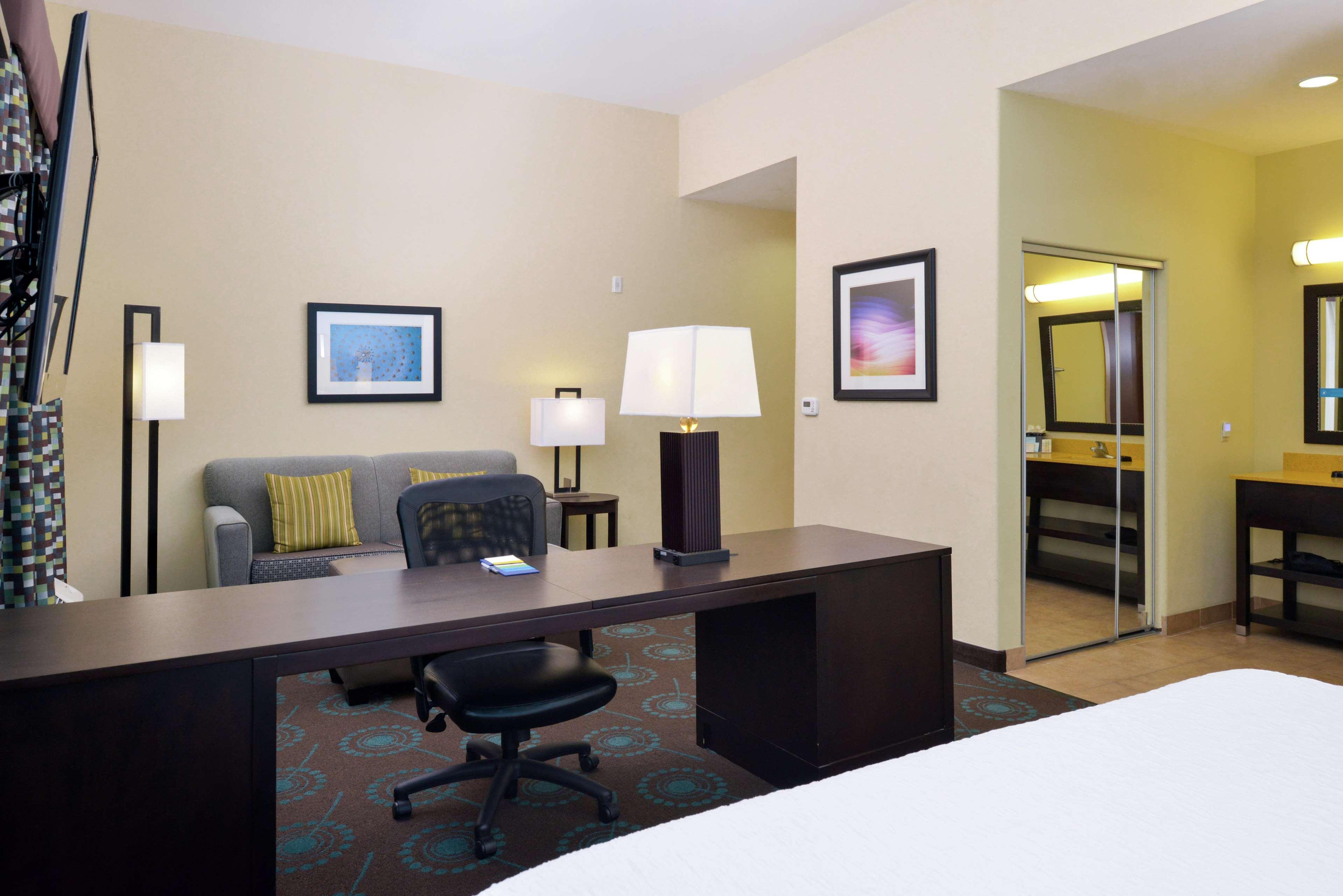 Hampton Inn Beeville Exterior photo