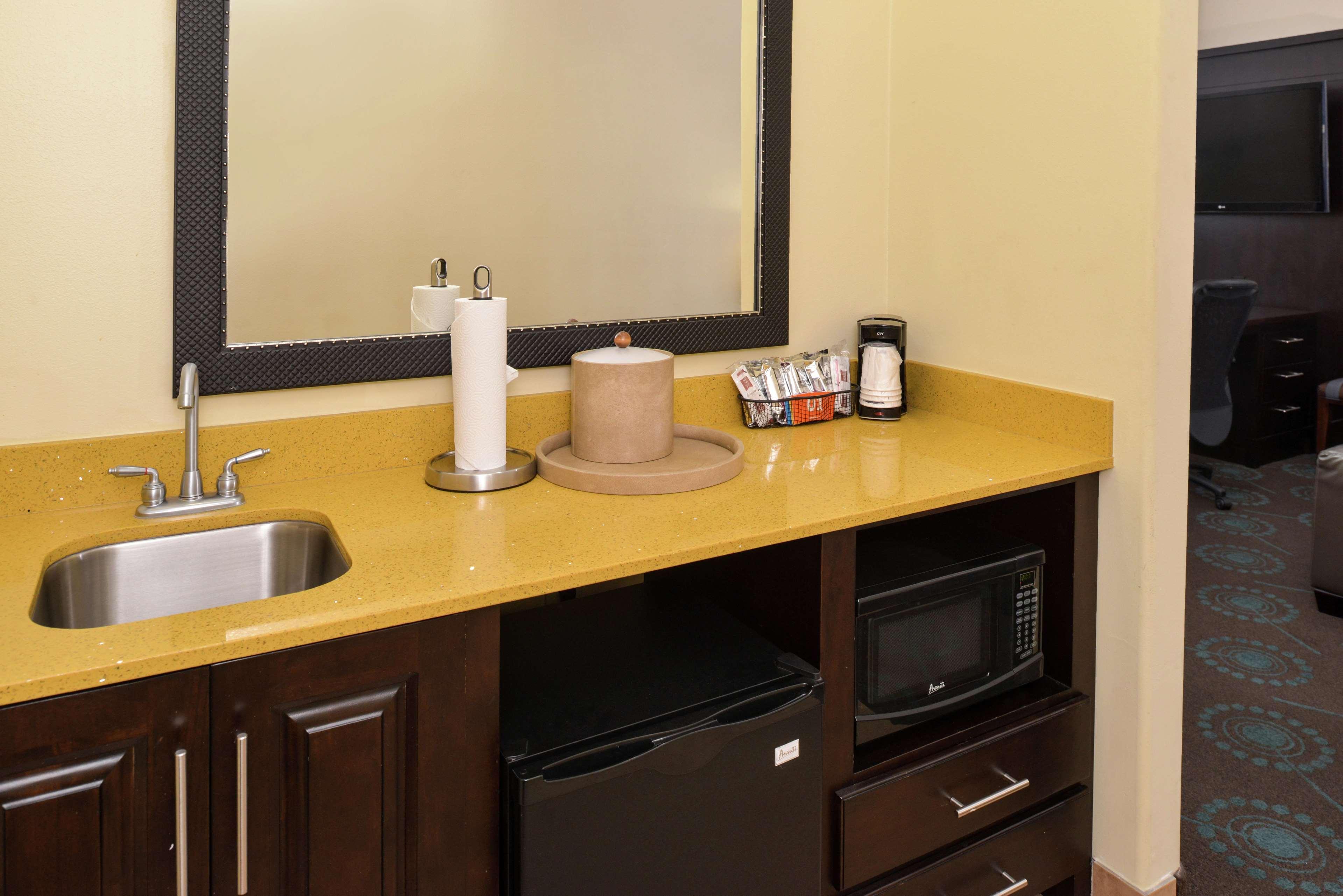 Hampton Inn Beeville Exterior photo