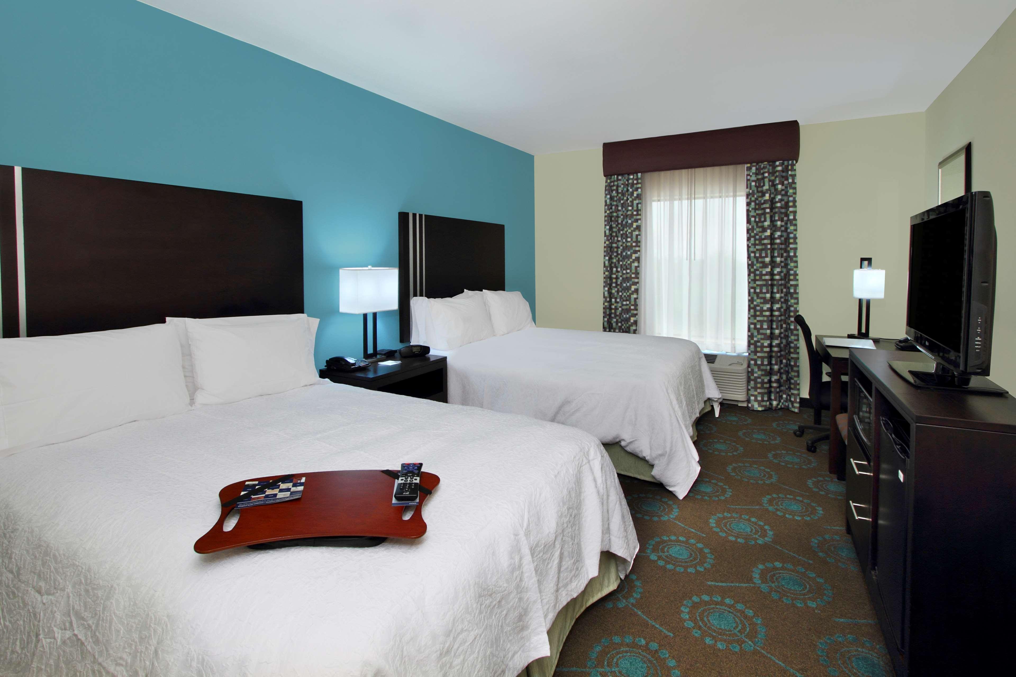 Hampton Inn Beeville Exterior photo
