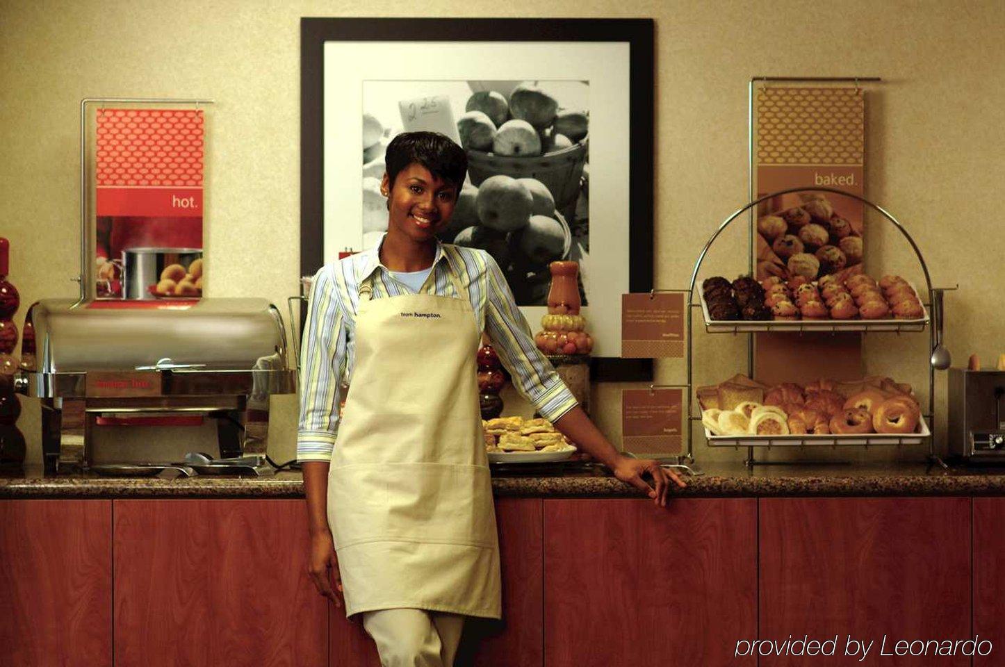 Hampton Inn Beeville Restaurant photo